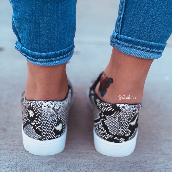 Snake print slip on sneaker - Picture 6 of 6